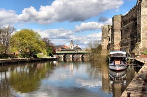 Newark Castle and the seven arched Trent Bridge